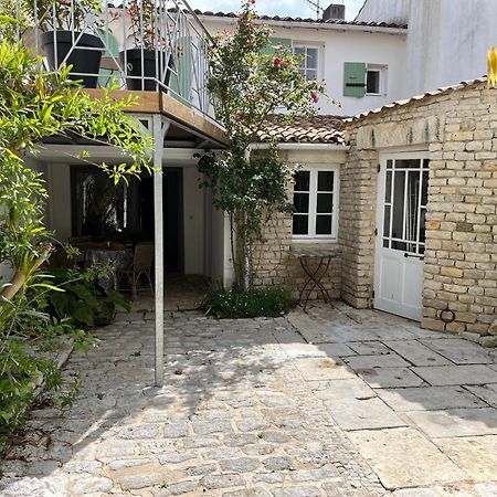 Une Fenetre Sur Cour Ла-Флот Экстерьер фото