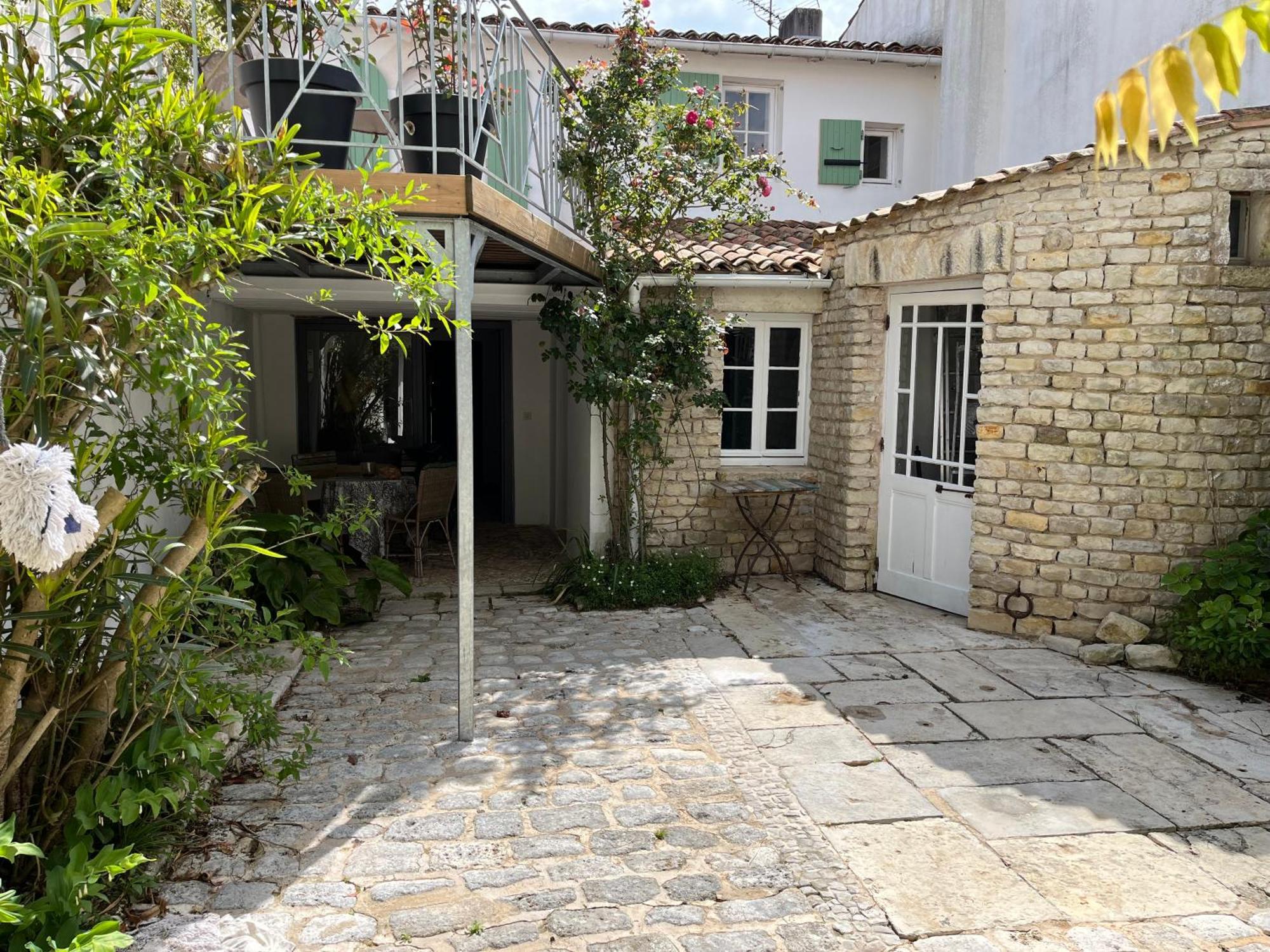 Une Fenetre Sur Cour Ла-Флот Экстерьер фото